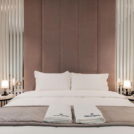 Troci Hotel Kamez Екстер'єр фото
