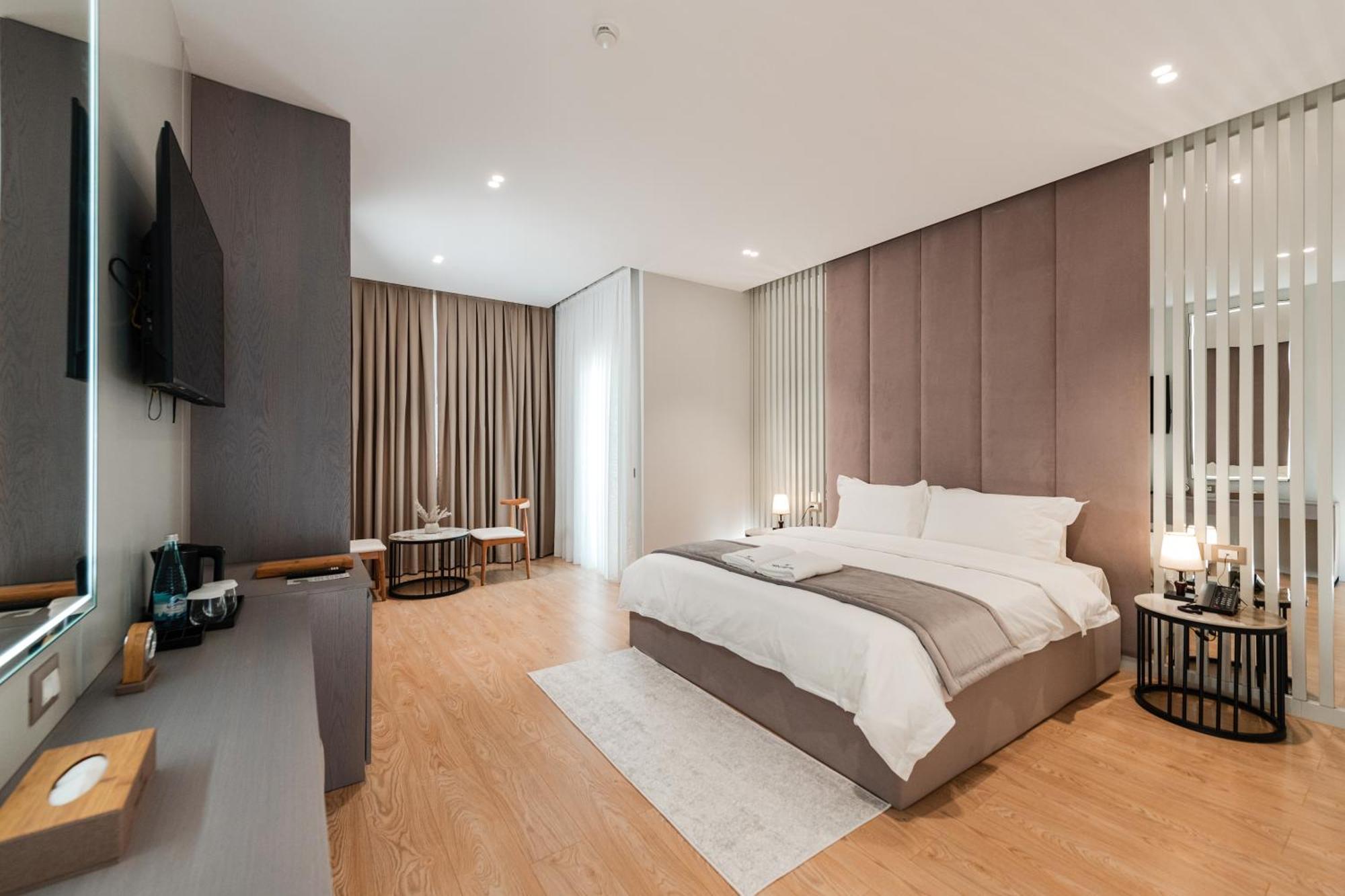 Troci Hotel Kamez Екстер'єр фото