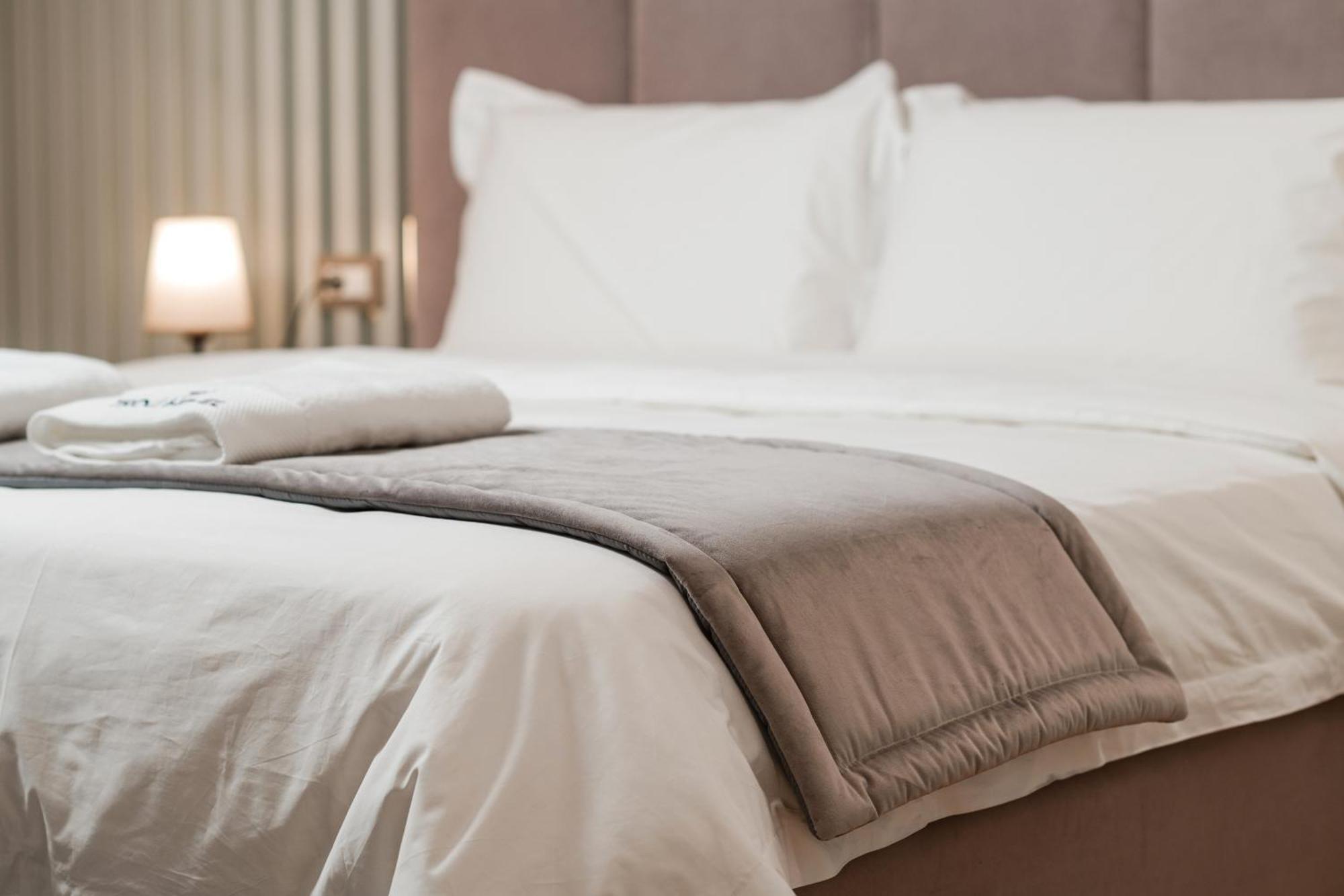 Troci Hotel Kamez Екстер'єр фото
