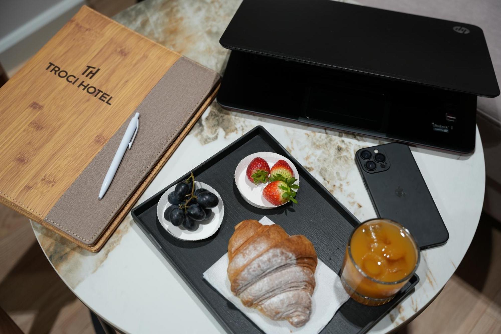 Troci Hotel Kamez Екстер'єр фото
