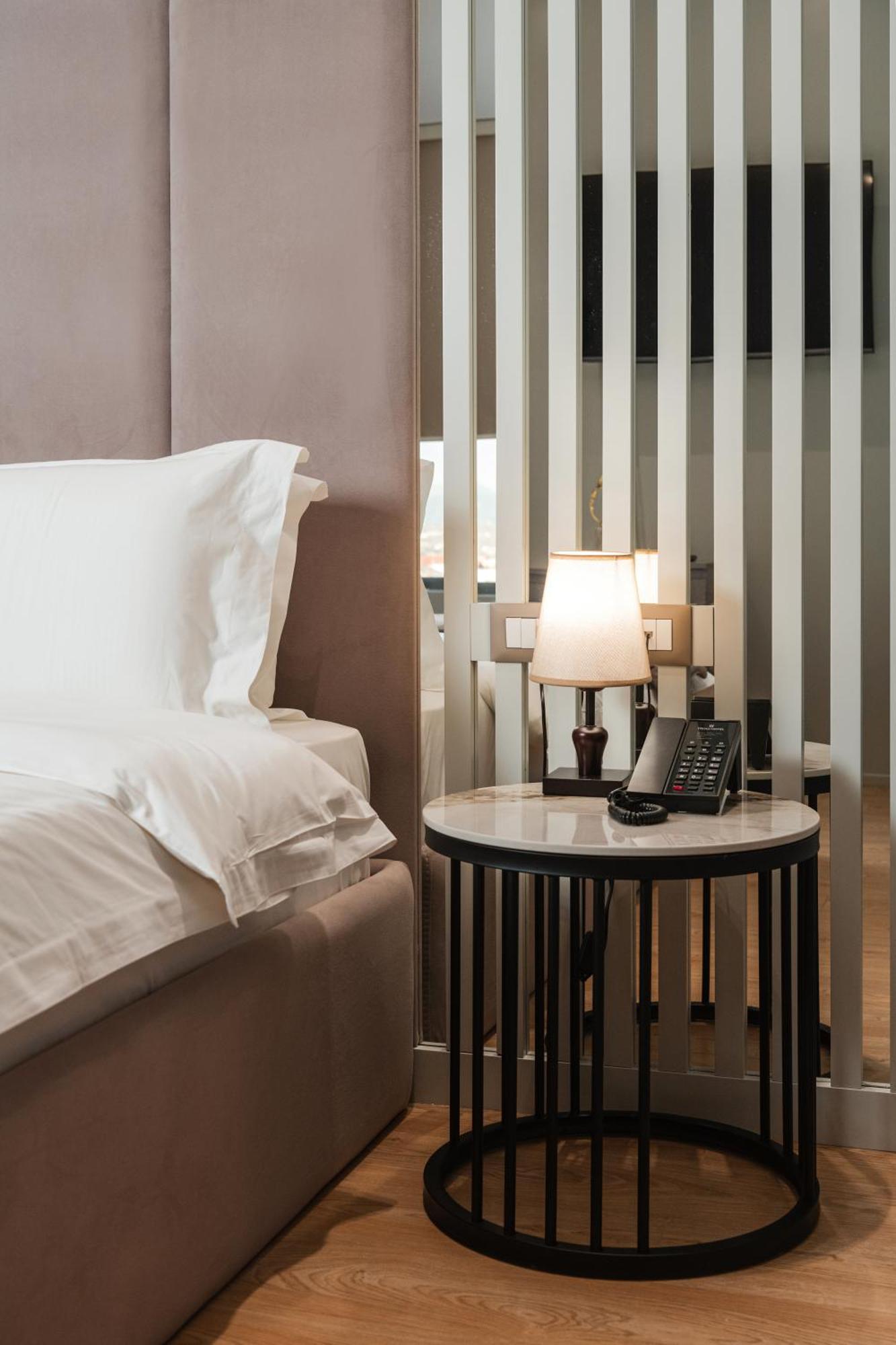 Troci Hotel Kamez Екстер'єр фото