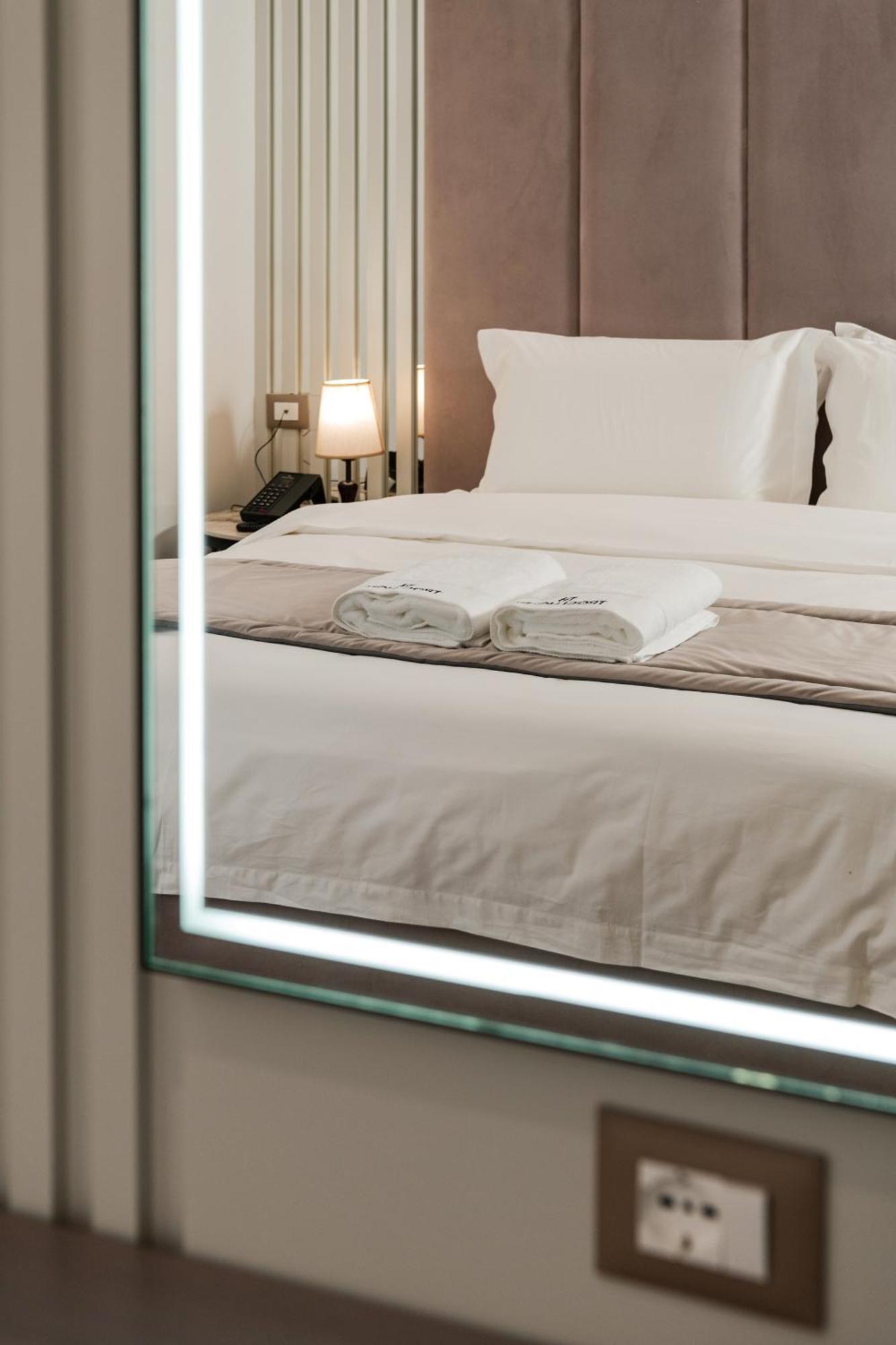 Troci Hotel Kamez Екстер'єр фото