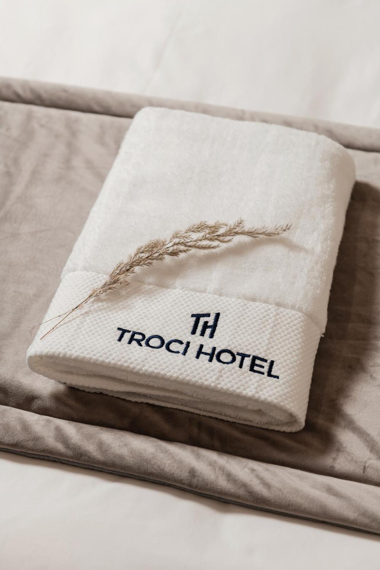 Troci Hotel Kamez Екстер'єр фото