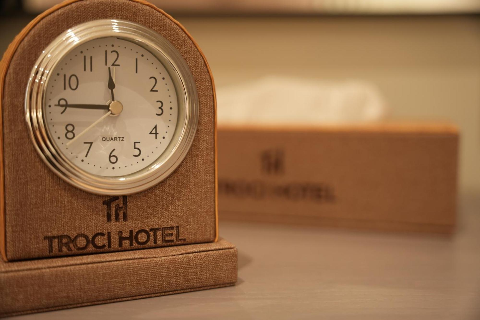 Troci Hotel Kamez Екстер'єр фото
