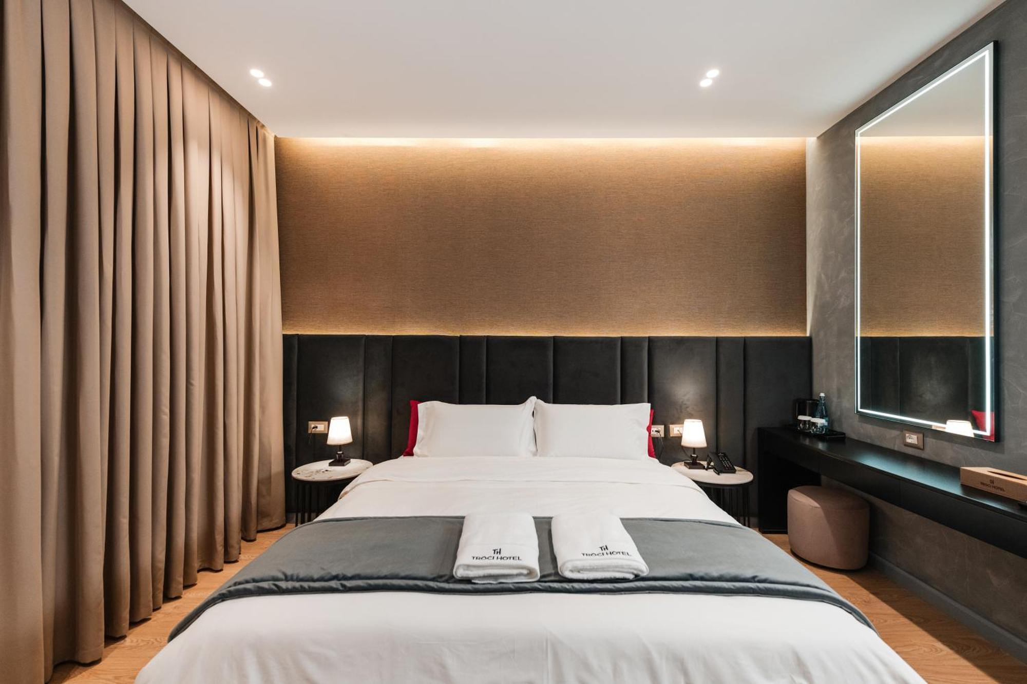 Troci Hotel Kamez Екстер'єр фото