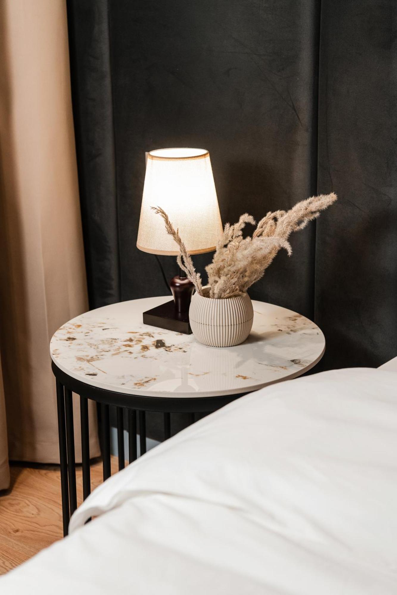 Troci Hotel Kamez Екстер'єр фото