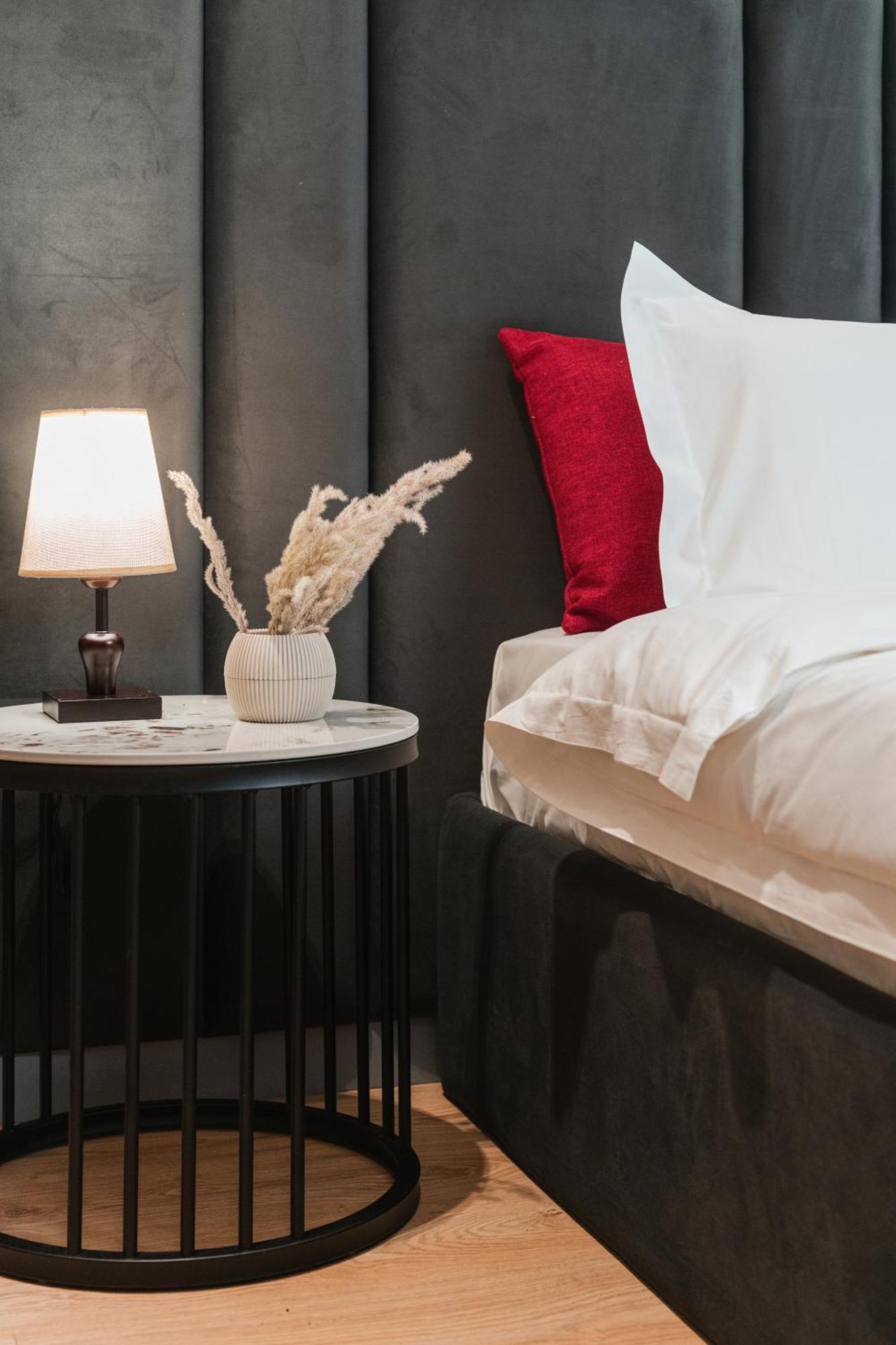 Troci Hotel Kamez Екстер'єр фото