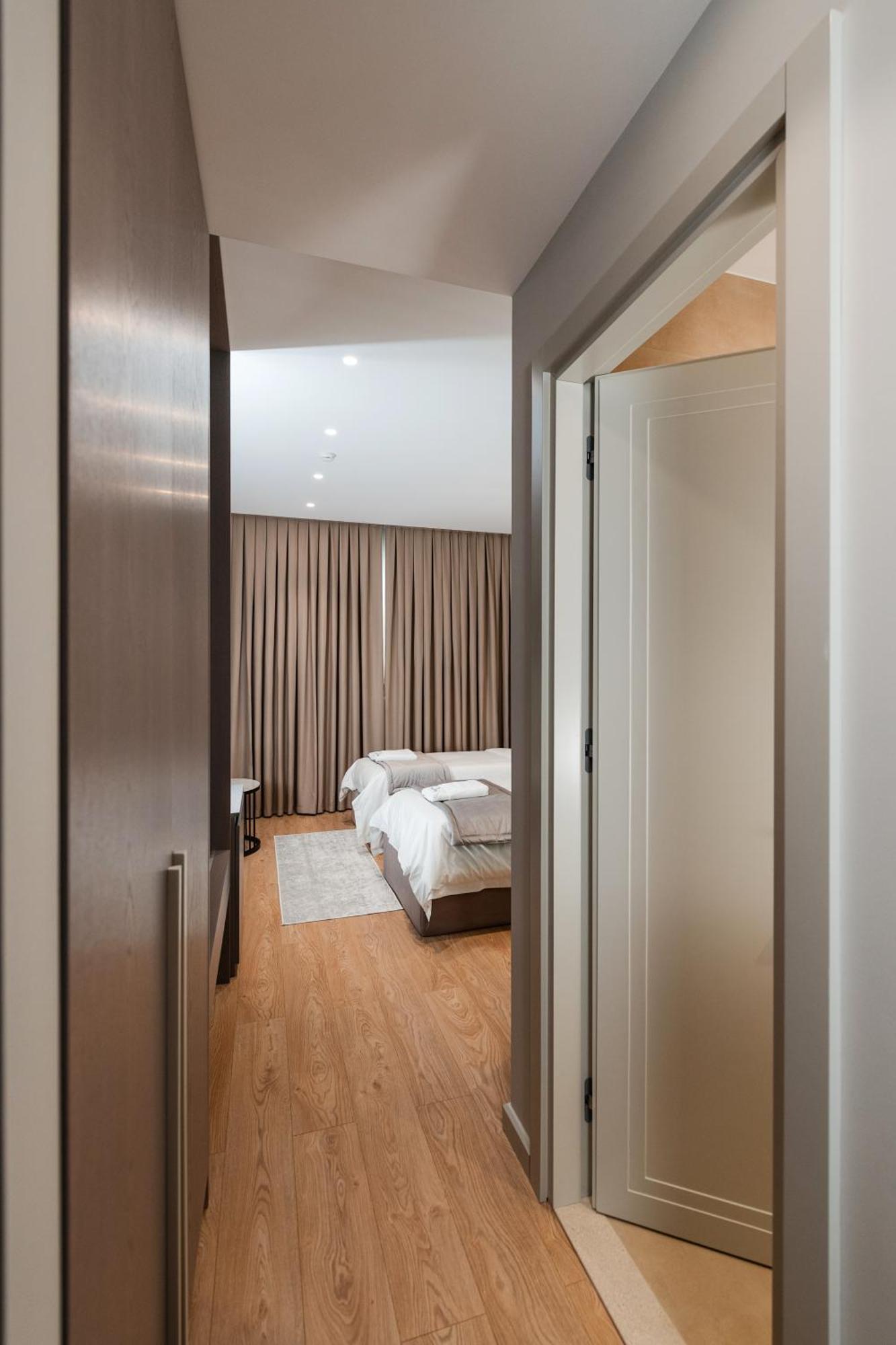 Troci Hotel Kamez Екстер'єр фото