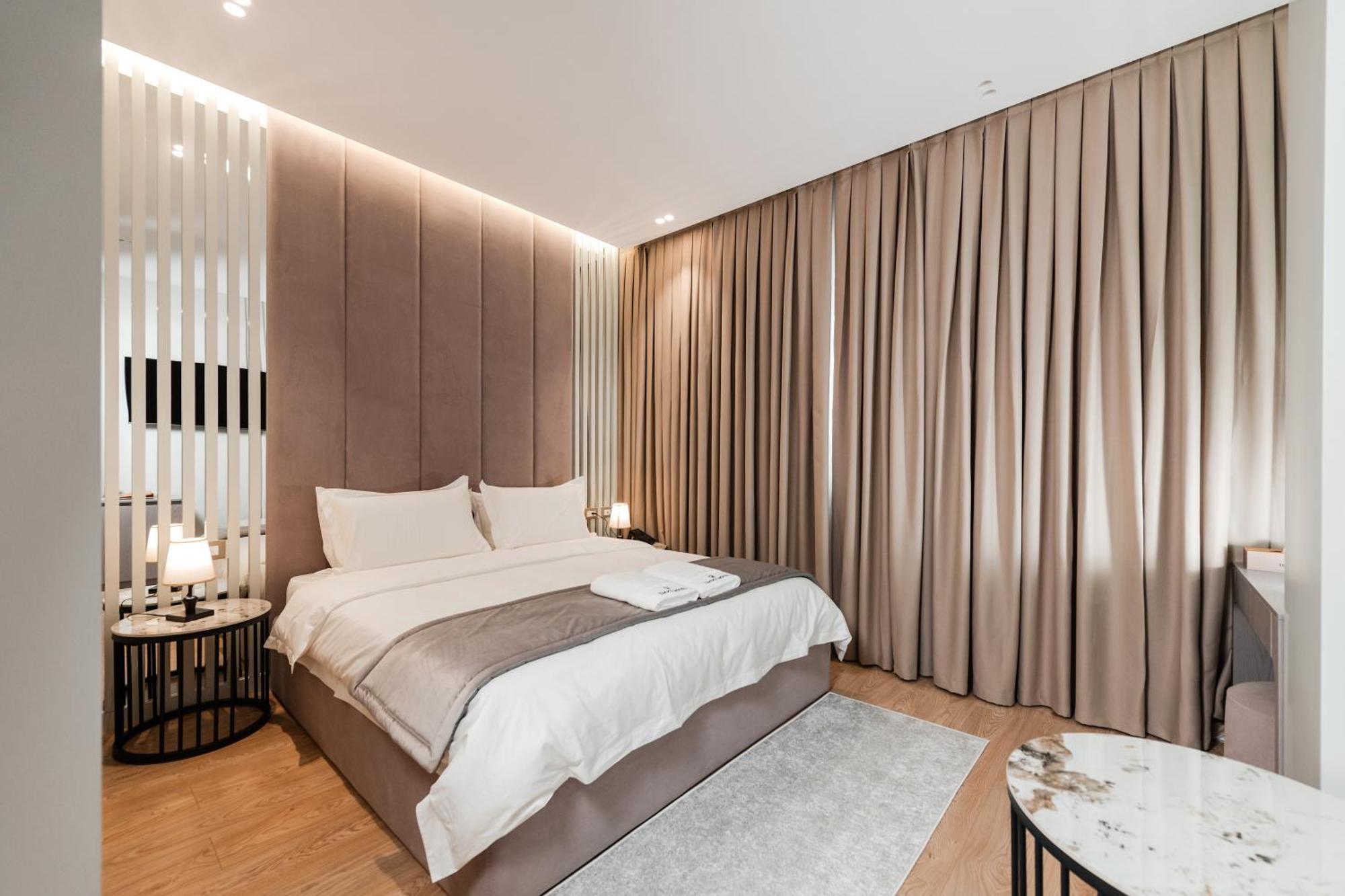 Troci Hotel Kamez Екстер'єр фото