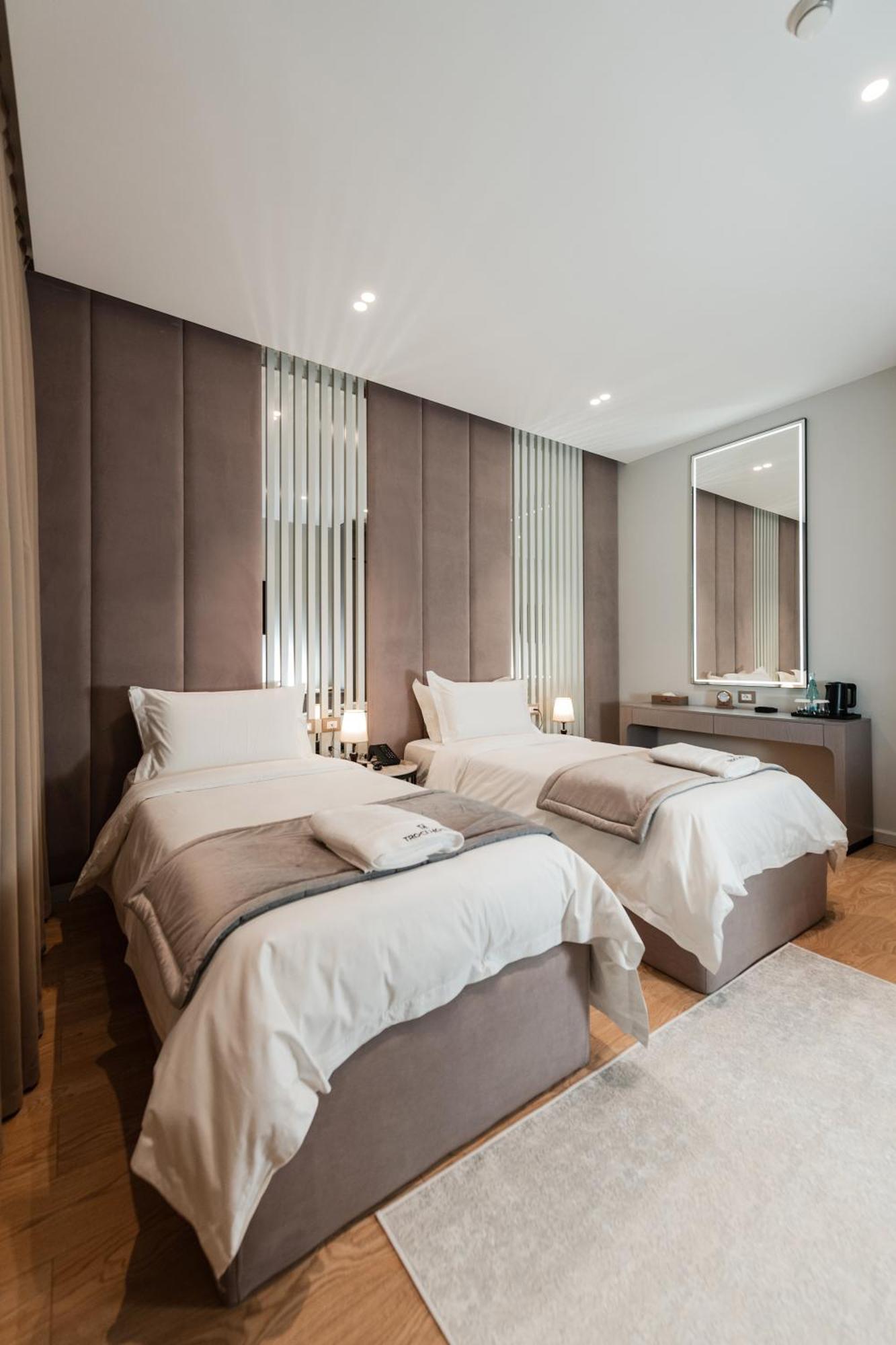 Troci Hotel Kamez Екстер'єр фото