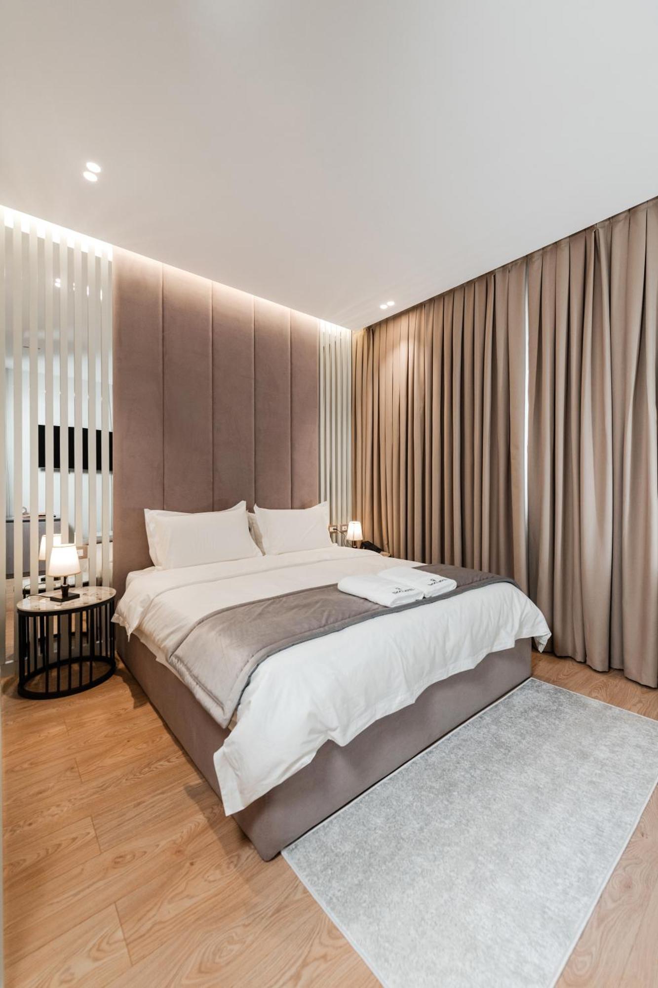 Troci Hotel Kamez Екстер'єр фото