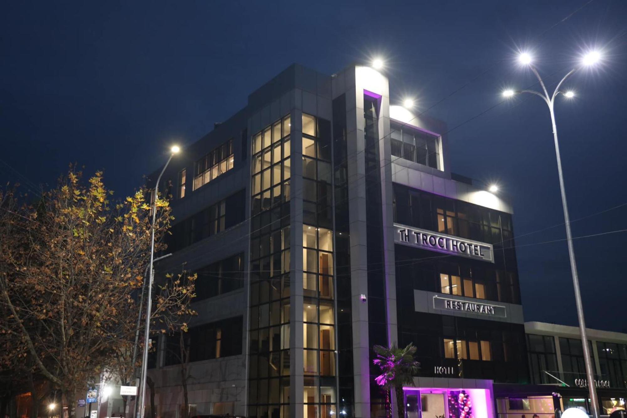 Troci Hotel Kamez Екстер'єр фото